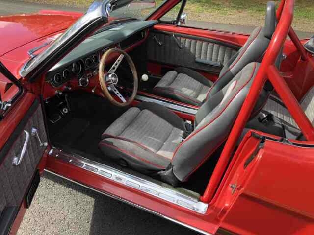 Ford Mustang 1965 image number 35