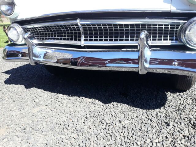 Ford Fairlane 1955 image number 38