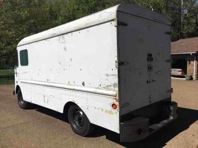 Ford Van 1960 image number 17