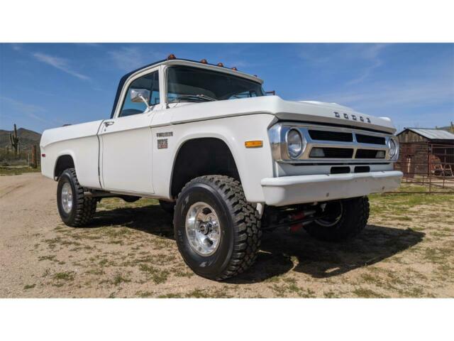 Dodge Power Wagon 1970 image number 3