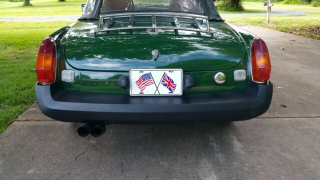 MG MGB 1977 image number 32