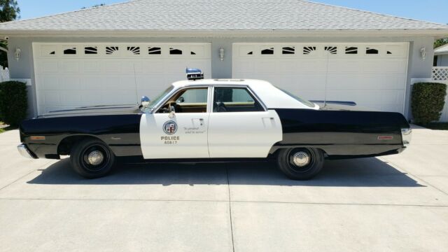 Chrysler Newport 1973 image number 0