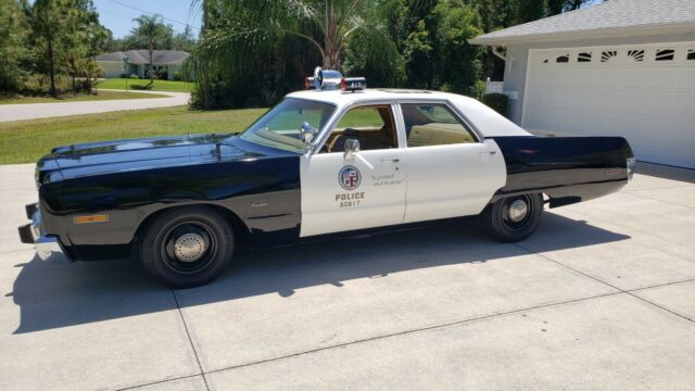 Chrysler Newport 1973 image number 4