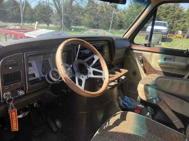 Ford E250 Quadravan 1979 image number 4