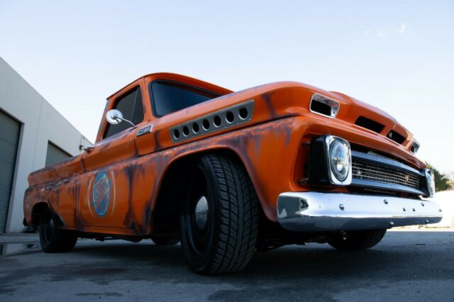 Chevrolet C-10 1965 image number 3