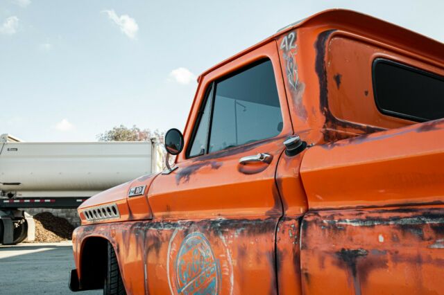 Chevrolet C-10 1965 image number 32