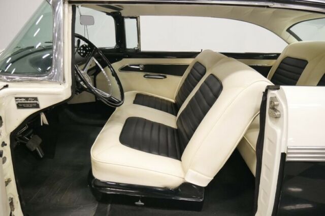 Ford Fairlane 1956 image number 4