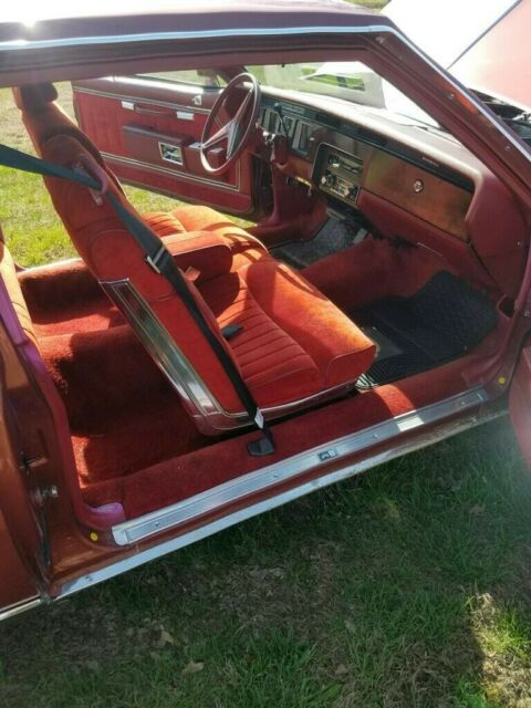 Pontiac Bonneville 1979 image number 16