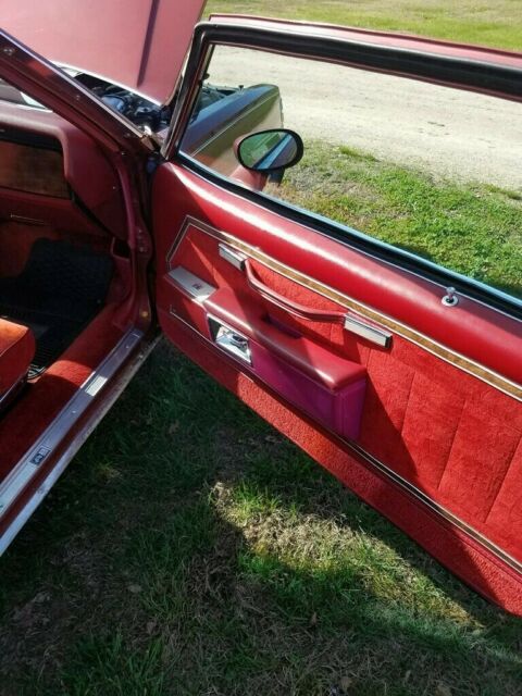 Pontiac Bonneville 1979 image number 17