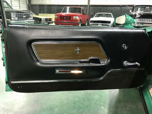 Ford Mustang 1970 image number 35