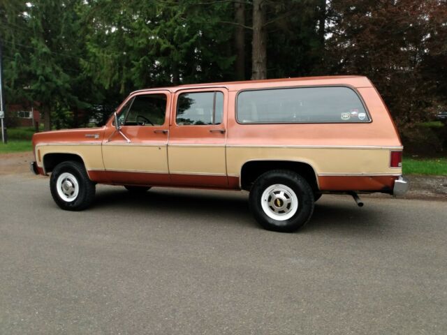 Chevrolet Suburban 1977 image number 1