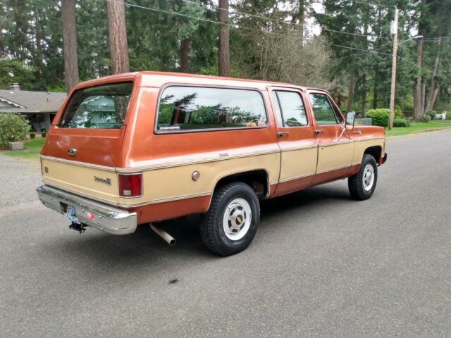 Chevrolet Suburban 1977 image number 10