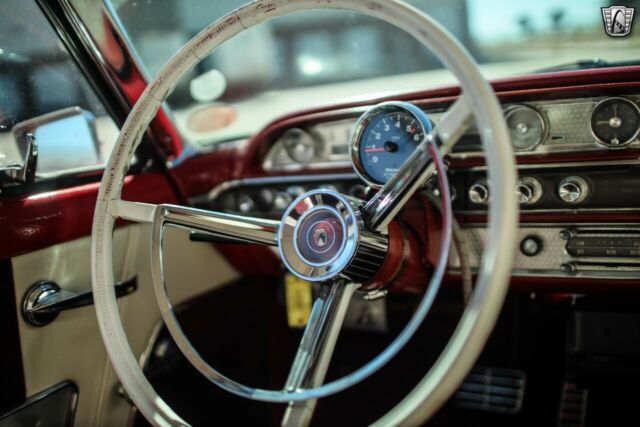 Ford Galaxie 1962 image number 35