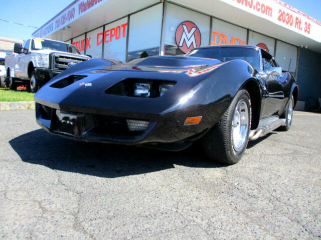 Chevrolet Corvette 1975 image number 10