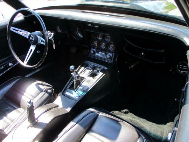 Chevrolet Corvette 1975 image number 37