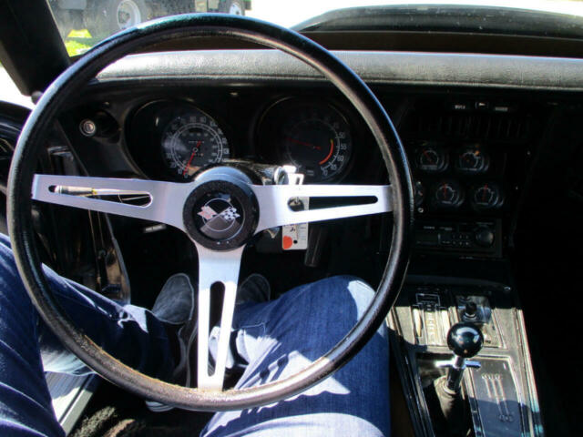 Chevrolet Corvette 1975 image number 40