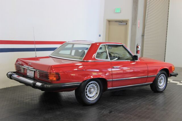 Mercedes-Benz SL-Class 1978 image number 4