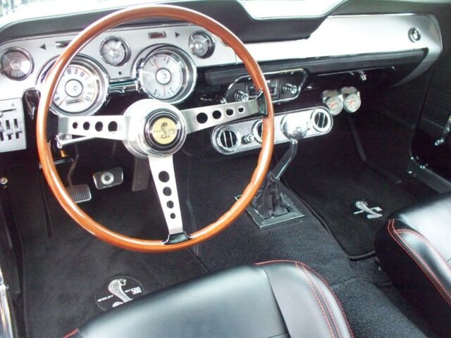 Ford Mustang 1967 image number 28