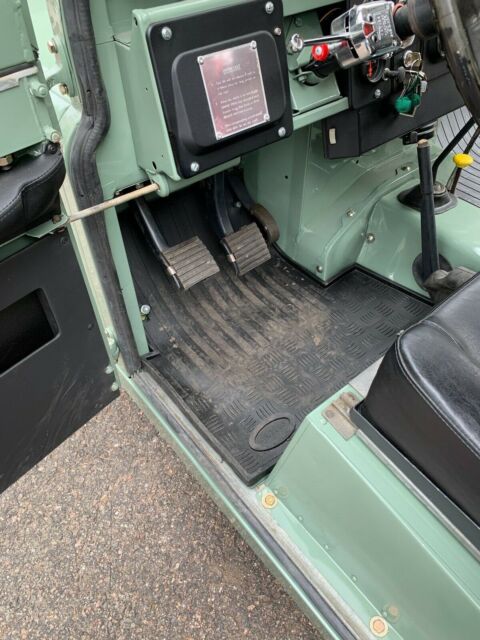 Land Rover IIA 1971 image number 40