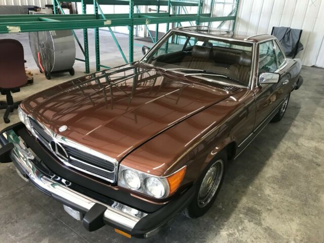 Mercedes-Benz 400-Series 1979 image number 21