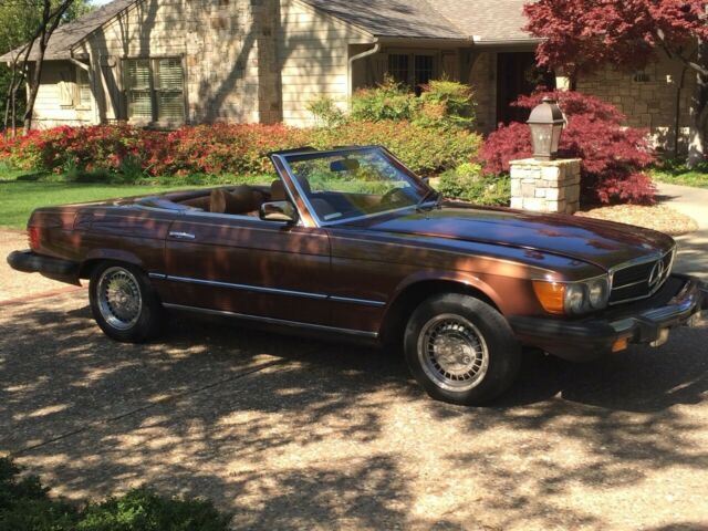 Mercedes-Benz 400-Series 1979 image number 24