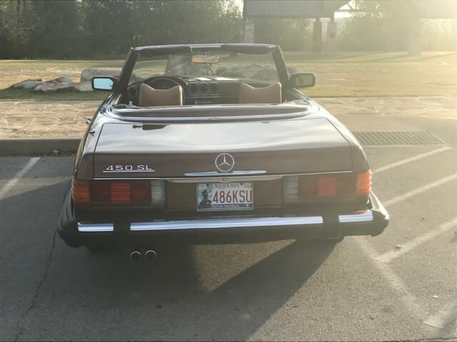 Mercedes-Benz 400-Series 1979 image number 32