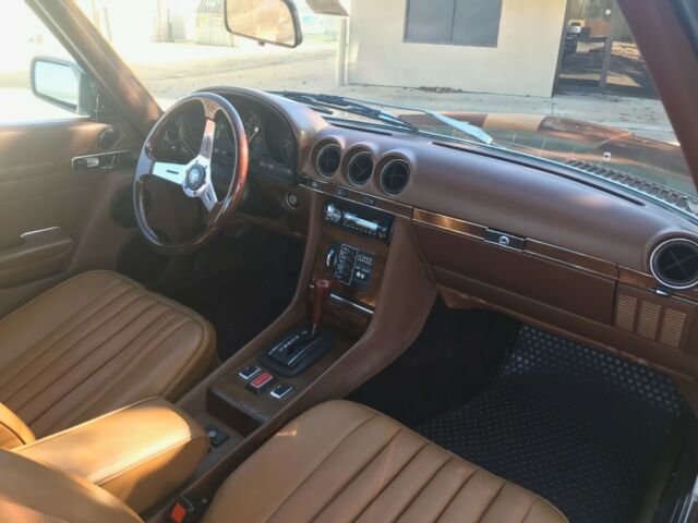 Mercedes-Benz 400-Series 1979 image number 34