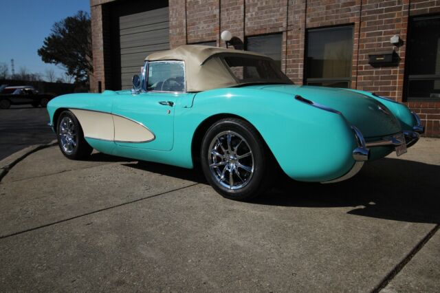 Chevrolet Corvette 1957 image number 2