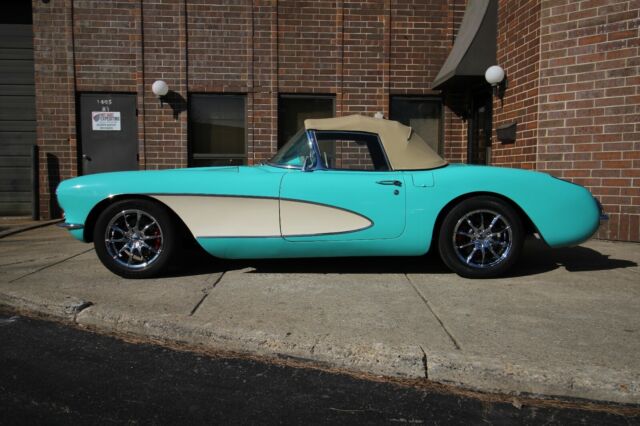 Chevrolet Corvette 1957 image number 25