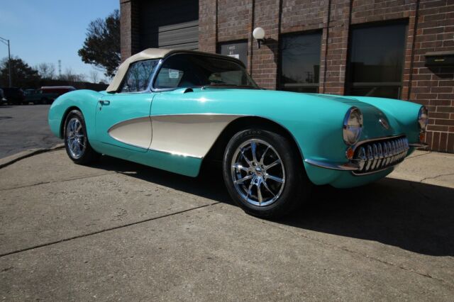 Chevrolet Corvette 1957 image number 30
