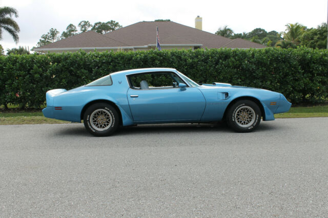 Pontiac Firebird 1979 image number 1