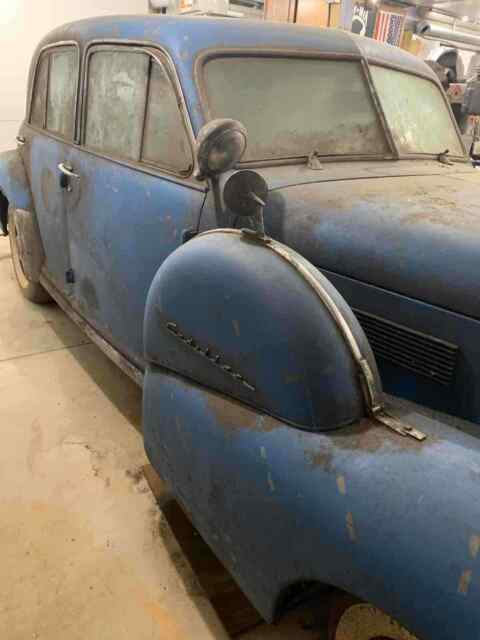 Cadillac 60 series special 1939 image number 2
