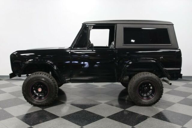 Ford Bronco 1975 image number 2
