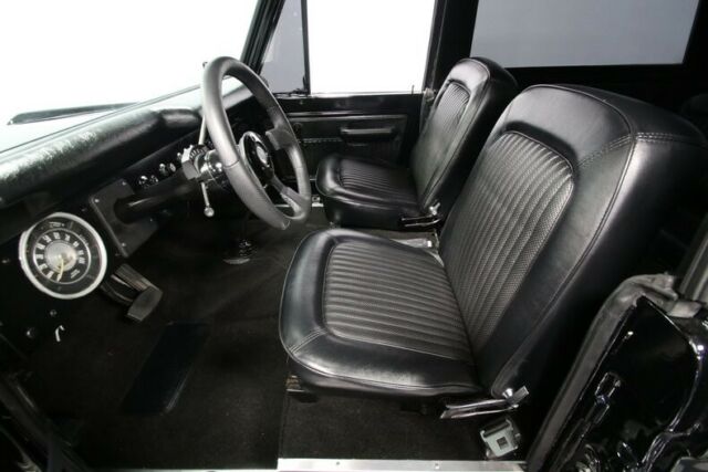 Ford Bronco 1975 image number 4