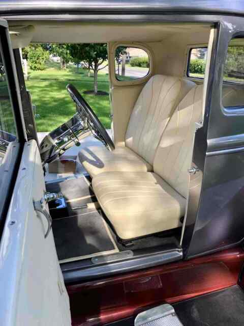 Ford Model A - 5 Window Coupe 1931 image number 28