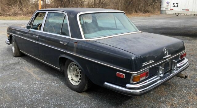 Mercedes-Benz 300-Series 1970 image number 24