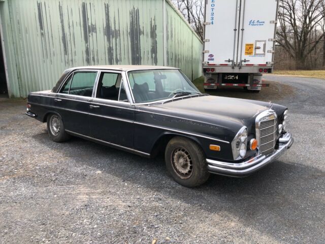 Mercedes-Benz 300-Series 1970 image number 35