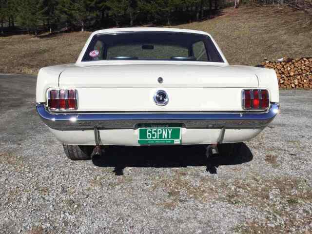 Ford Mustang 1965 image number 13