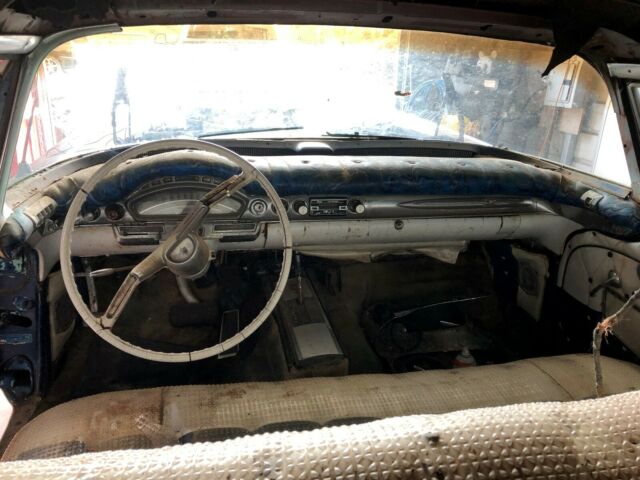 Oldsmobile Ninety-Eight 1958 image number 16
