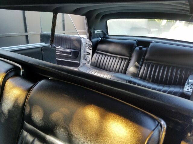 Lincoln Continental 1965 image number 17
