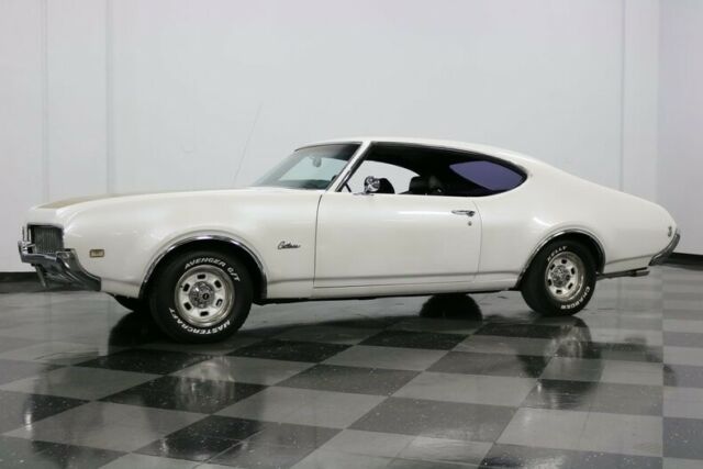Oldsmobile Cutlass 1969 image number 30