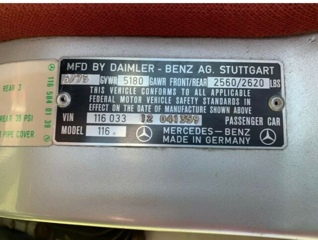 Mercedes-Benz 400-Series 1975 image number 39