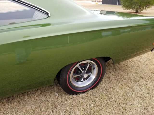 Plymouth Road Runner 1969 image number 27