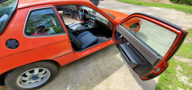 Porsche 924 1977 image number 27