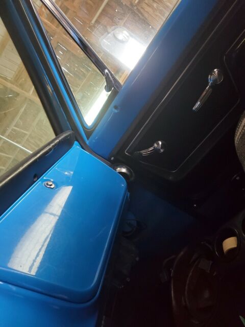 GMC C30 Camper Special 1972 image number 12