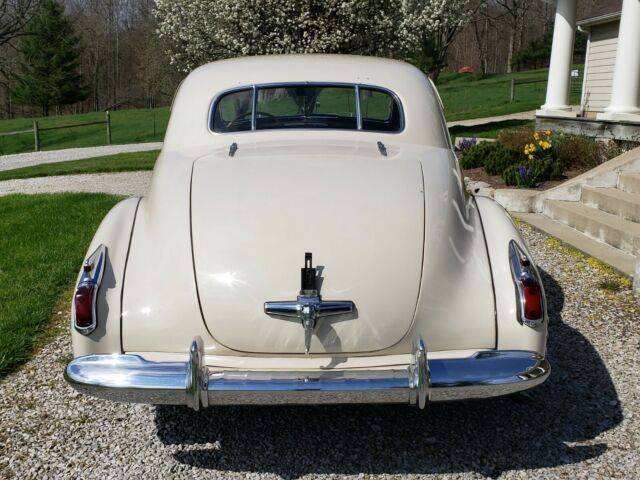 Cadillac Series 62 1941 image number 2