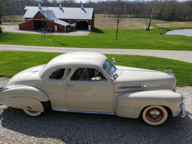 Cadillac Series 62 1941 image number 3