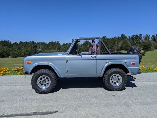 Ford Bronco 1973 image number 2