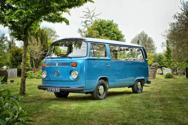 Volkswagen Bus/Vanagon 1976 image number 32