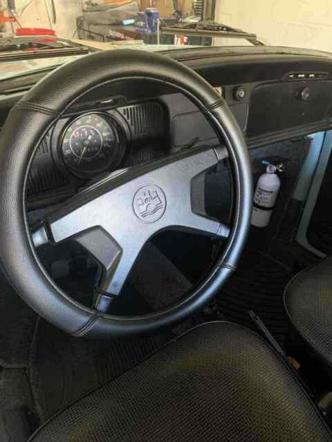 Volkswagen Beetle 1972 image number 10